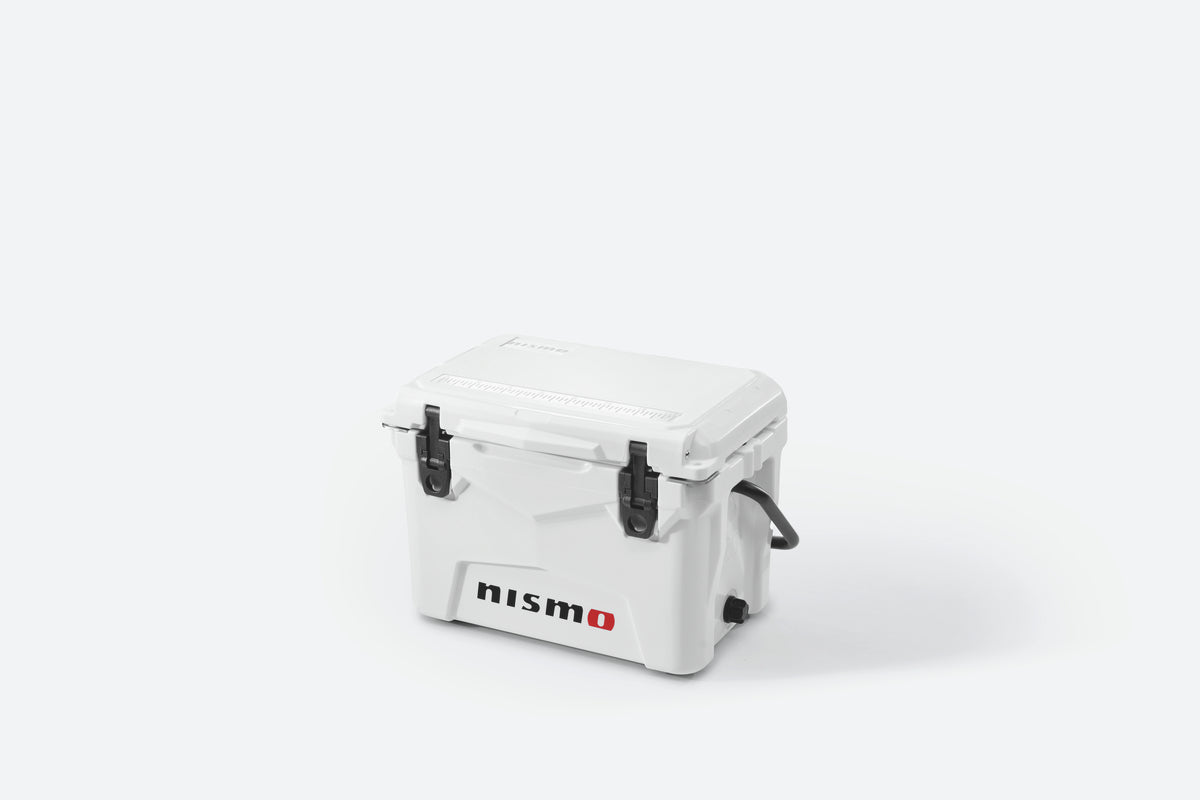 NISMO White 25-Quart Ice Box