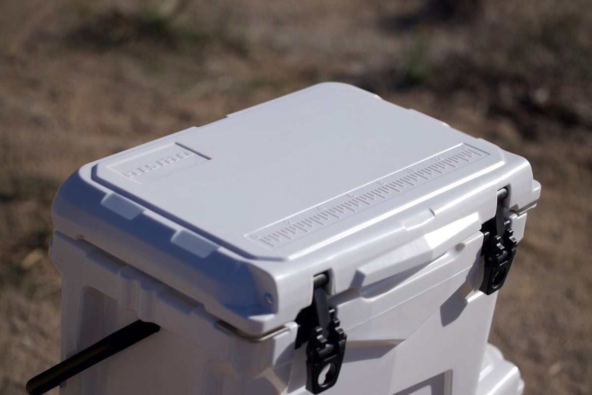 NISMO White 25-Quart Ice Box